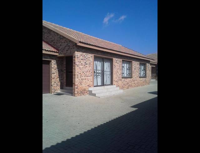 3 BEDROOM PROPERTY TO RENT IN BETHALRAND